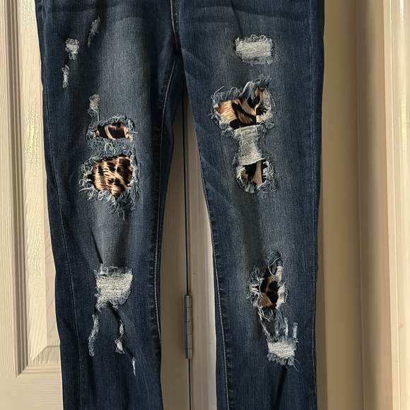 judie blue distressed/ cut out with  leopard print - Picture 3 of 6